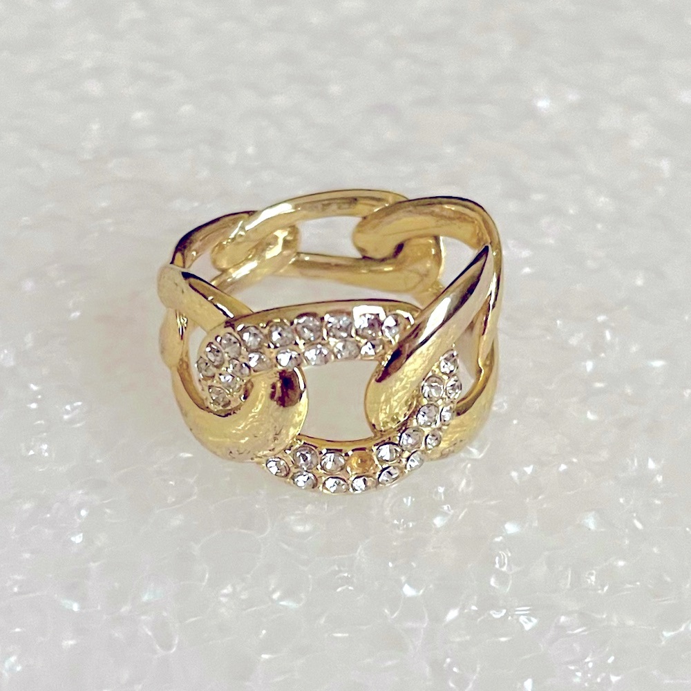 Arginto Vivo Elegant Gold Ring with Crystal Accents